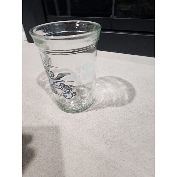 Vintage 1990 Welch’s Tom & Jerry Jelly Jar / Juice Glass, Tom Roller Skating - Picture 2 of 7